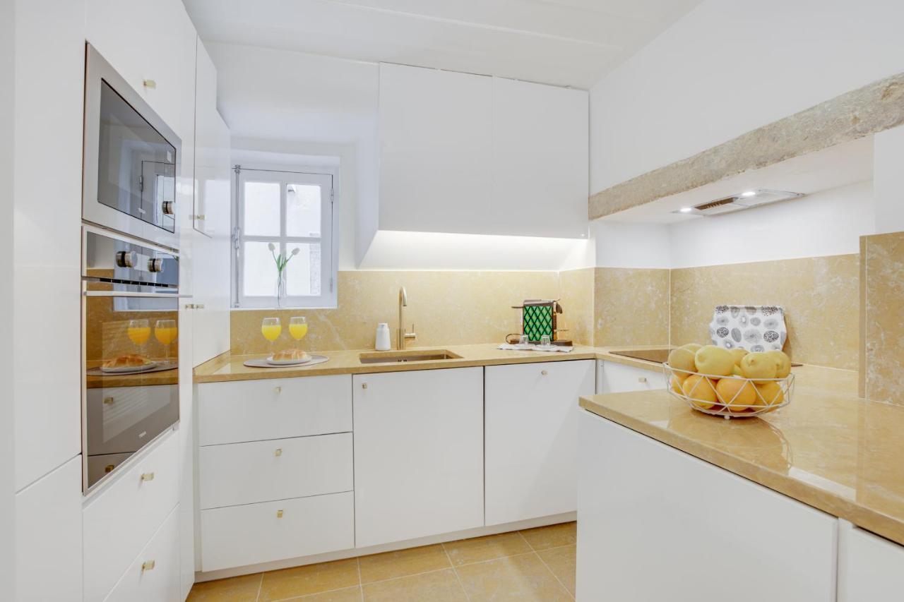 Golden Cage Chiado - Charm Historic And Cozy Apartman Lisboa Kültér fotó
