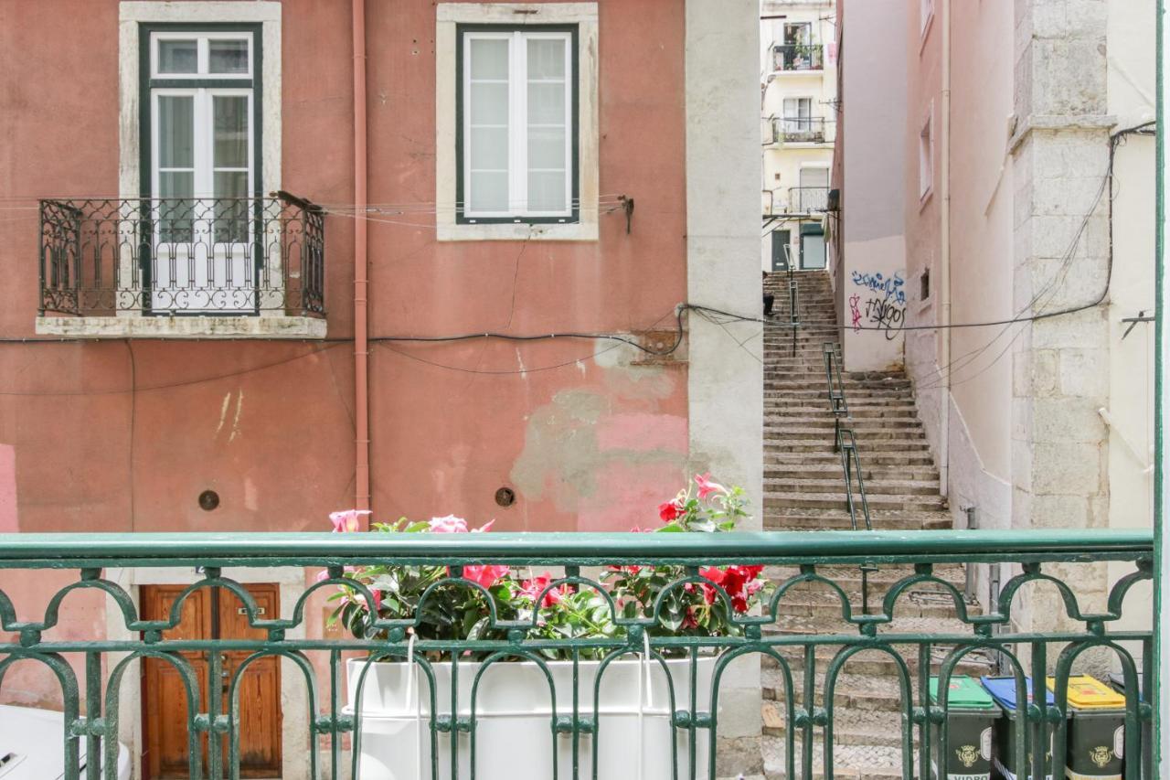 Golden Cage Chiado - Charm Historic And Cozy Apartman Lisboa Kültér fotó