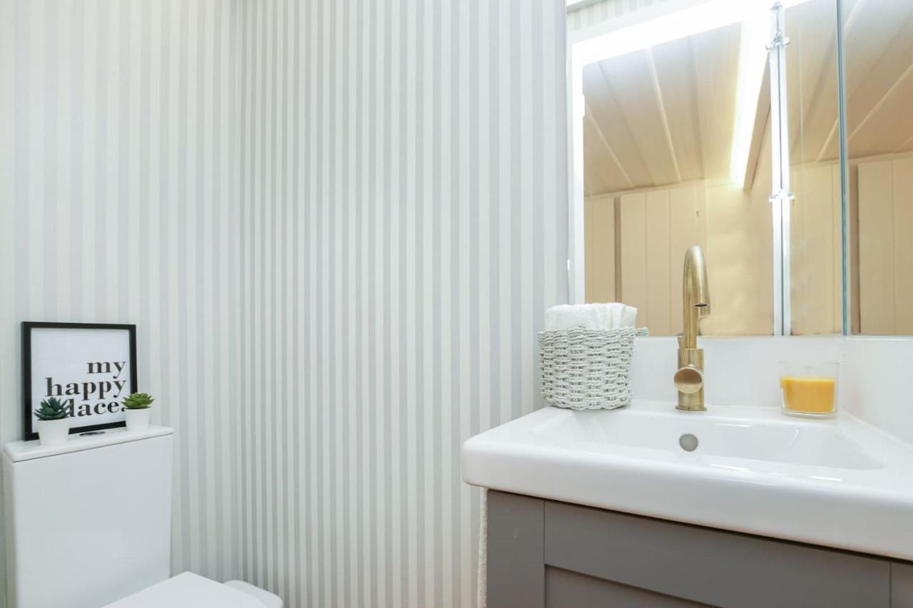 Golden Cage Chiado - Charm Historic And Cozy Apartman Lisboa Kültér fotó