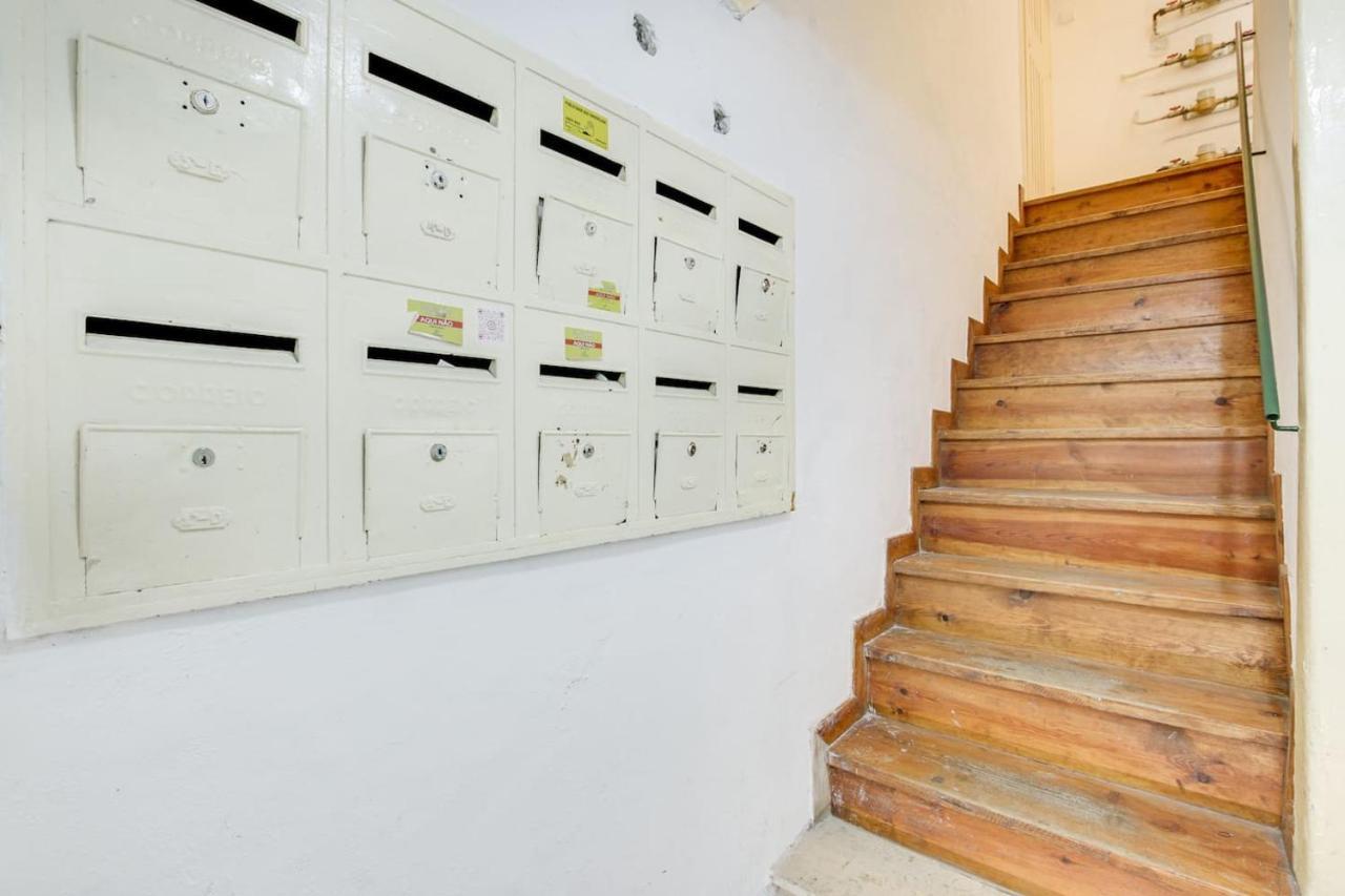 Golden Cage Chiado - Charm Historic And Cozy Apartman Lisboa Kültér fotó