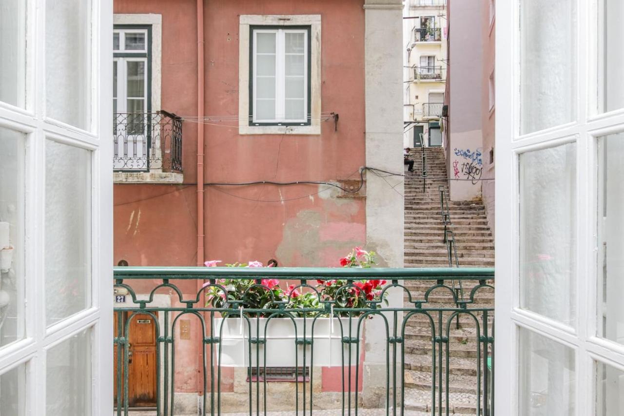 Golden Cage Chiado - Charm Historic And Cozy Apartman Lisboa Kültér fotó