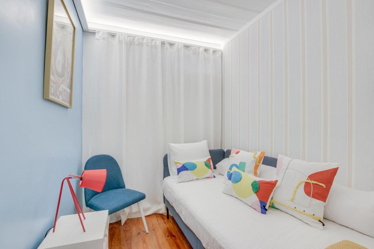 Golden Cage Chiado - Charm Historic And Cozy Apartman Lisboa Kültér fotó