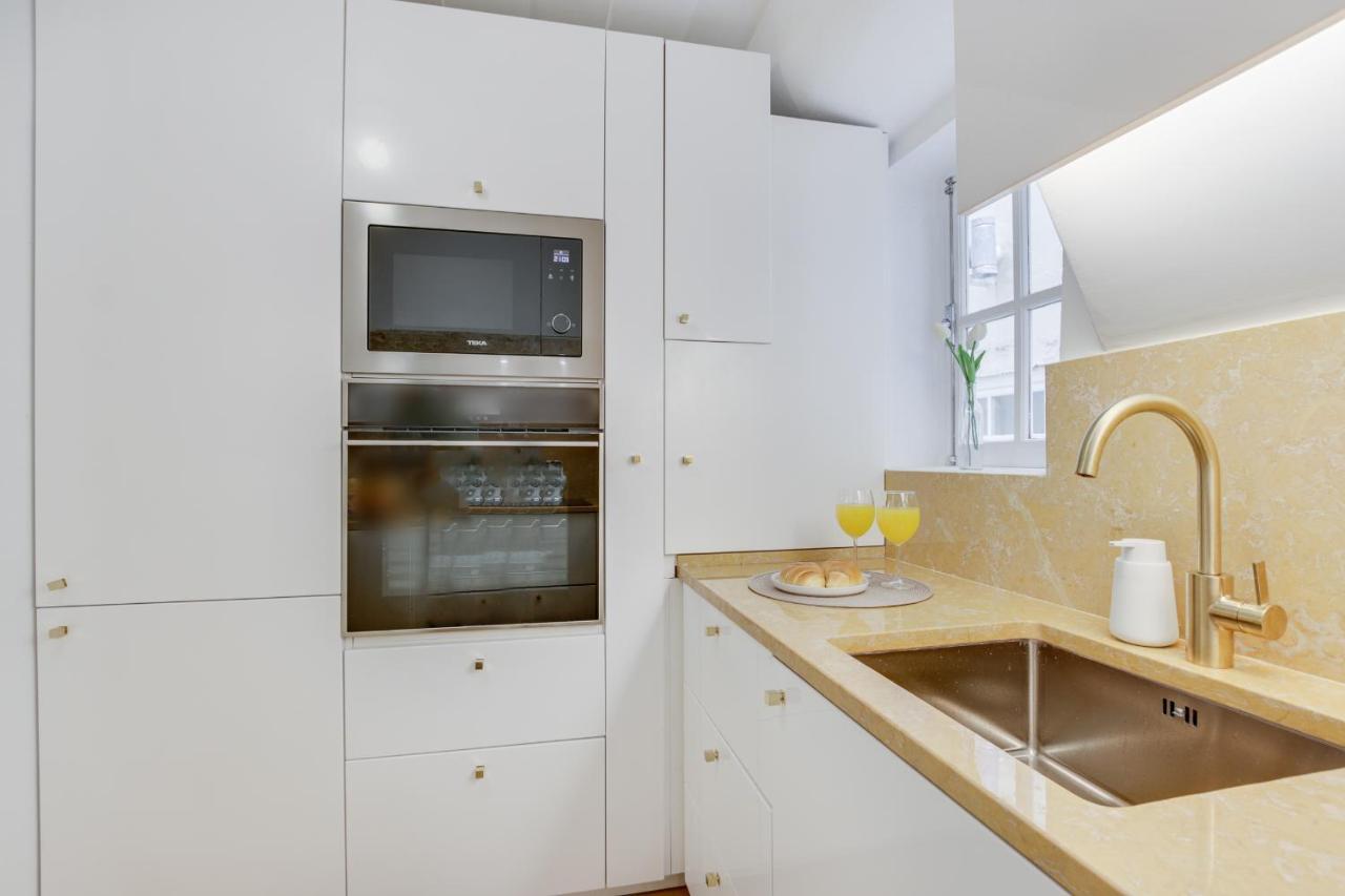 Golden Cage Chiado - Charm Historic And Cozy Apartman Lisboa Kültér fotó
