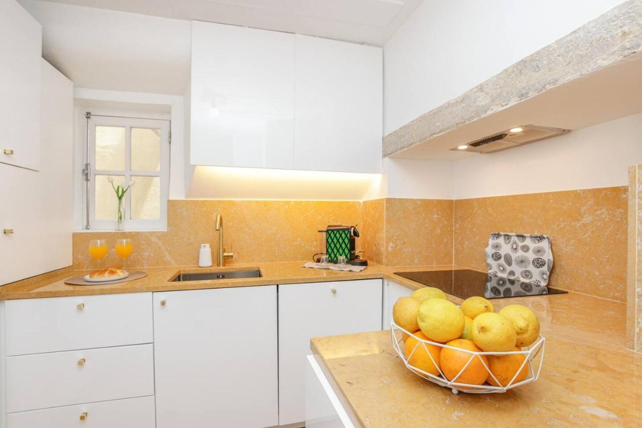 Golden Cage Chiado - Charm Historic And Cozy Apartman Lisboa Kültér fotó